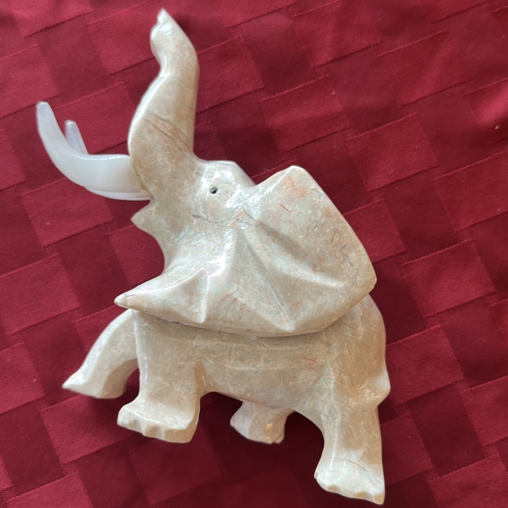 Marble Elephant - Picture 4 of 4